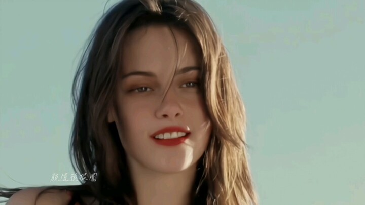 Lazy and casual beauty, who wouldn't like a seventeen or eighteen-year-old scumbag?