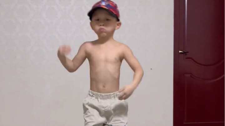 Bé 5 tuổi nhảy street dance, cảm giác nhịp điệu tuyệt vời quá, like cho bé nào!