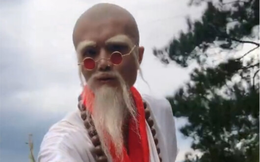 سامح زهانغ سان فنغ على انطلاقه وحبه للحرية.