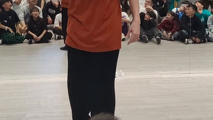 Pertunjukan karakter animasi langsung MT pop