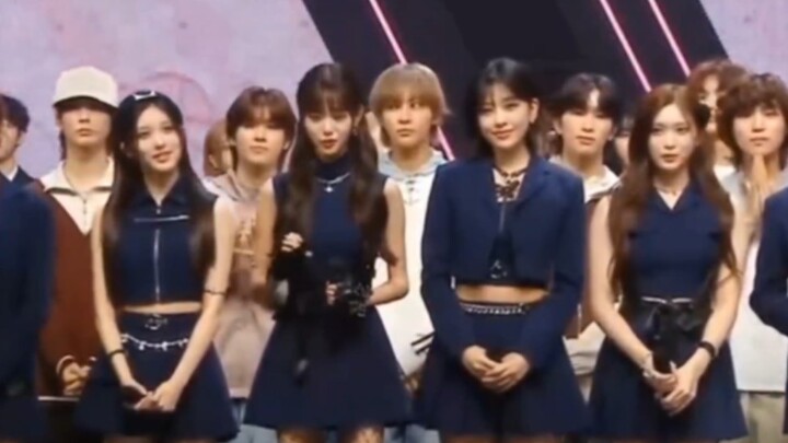 Ketika para penggemar berkata kepada IVE di atas panggung, “Maaf ya, kami kalah dalam voting”