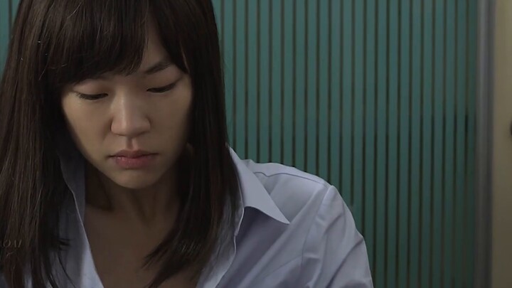 Senior agent TOP disguises himself as a high school student to fight back against the school bully. 