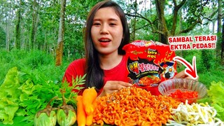 LALAPAN MENTAH 🔥 MUKBANG SAMYANG PAKE SAMBAL TERASI ⁉️#mukbanglalapan#samyang#asmr