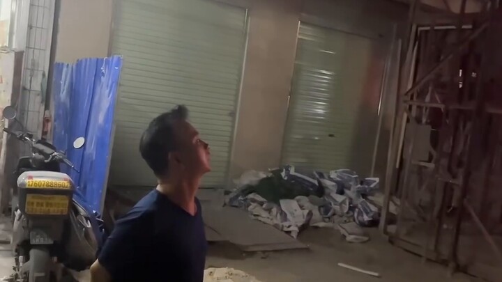 In the battle to defend the city, a young man was able to accurately shoot a rat in the head, which 