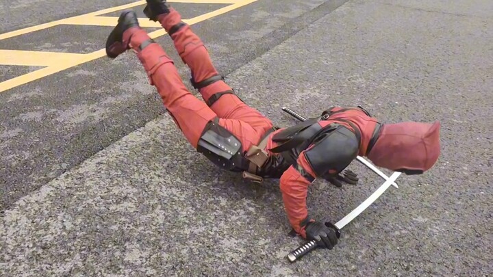 [Deadpool cos] การล่มสลายของกระเป๋าที่เห็นได้ชัดเจนในงานแสดงการ์ตูน