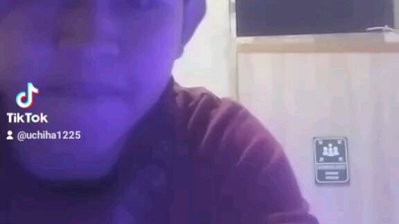 trend yg sedang viral wkwk 🤣