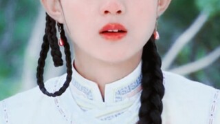 فهمت تمامًا، حتى الممثلات أنفسهن لا يزلن يتذكرنها بشغف، لقد كن رائعات حقًا في ذلك الوقت!