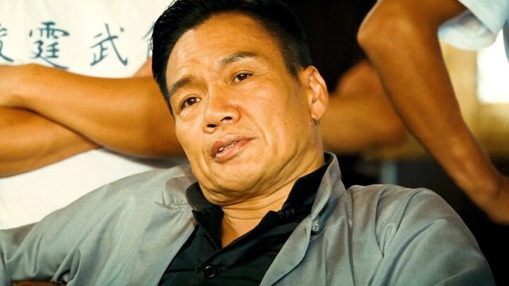 «لولا أن الكرسي كان زلقًا جدًا، لكنت أنا الأقوى بلا شك في فوشان!» شاهدت الجزء الثاني من «ييب مان» دف