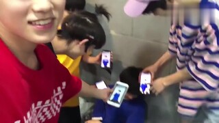 Seluruh kelompok berganti mengganti foto profil menjadi He Junlin berpakaian wanita, kebahagiaannya 