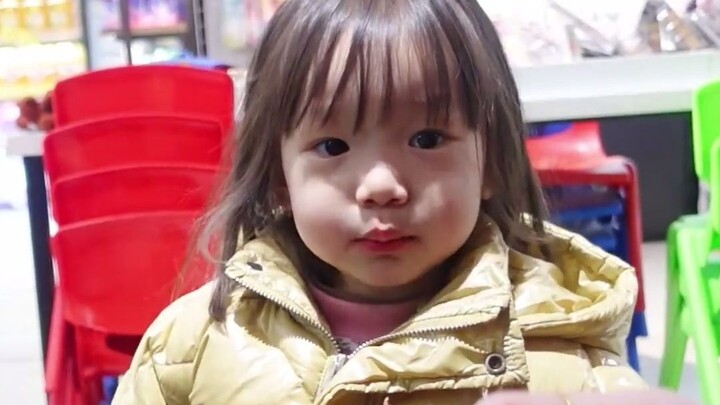 Áo bông nhỏ hướng dẫn bố mẹ yêu đương