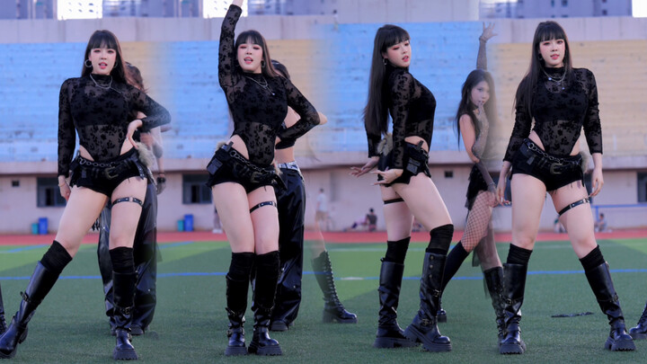ใครช่วยถามหน่อย หุ่นที่ทั้งมีเนื้อส่วนและดูฟิตแบบนี้ต้องทำยังไงถึงจะได้? CHOOM-การแสดงสดรีเควสท่าเต้