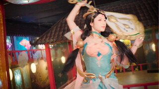 Tarian Sosok Cantik Yang Yuhuan (Cosplay)