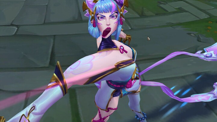 Why is the League of Legends screen distorted after pausing?