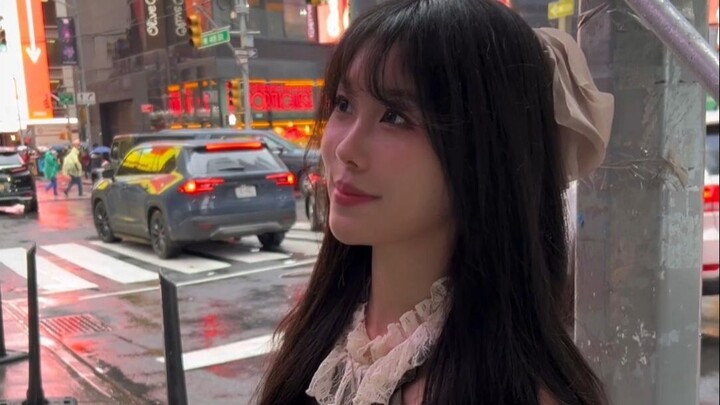 "الجو في الخارج ماطر بشدة" ألا يشبه صديقك الذي يقرأ الرسائل ولا يرد عليها بشكل منطقي؟