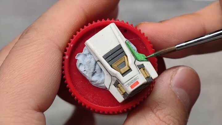 [Tutorial Melukis dengan Kuas] Edisi 12 Memahami Cat Metalik Melukis dengan Kuas Cat Metalik Gundam 