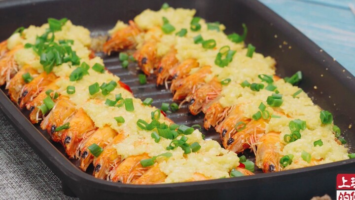 [Office Worker’s Bento] I’ve Got Secret Tricks for Peeling Garlic & Grilling Shrimp—One Plate After 