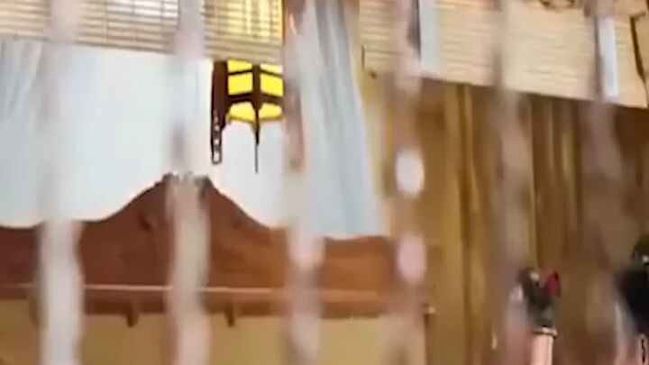 Ang mahiwagang teleportasyon papunta sa Isang mahiwagang mundo