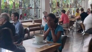 เมื่อร้านกาแฟเสิร์ฟลาเต้ยักษ์ให้คุณ
