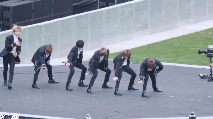 Oh my, look at these tiny little legs!