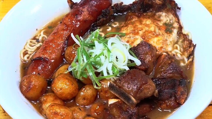 This is insane—who came up with making instant noodles like this?