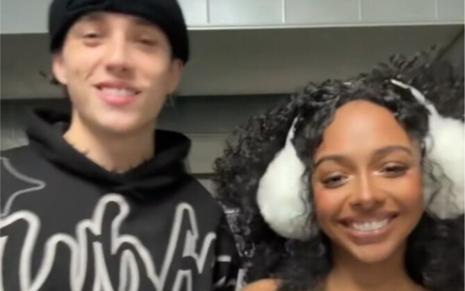 A New Way to Show Off Your Girlfriend