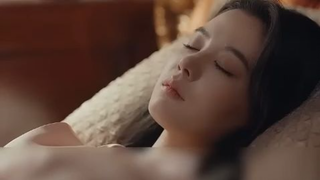 Sang CEO tak tertarik pada siapa pun, tapi jatuh cinta pada gadis gila yang kabur