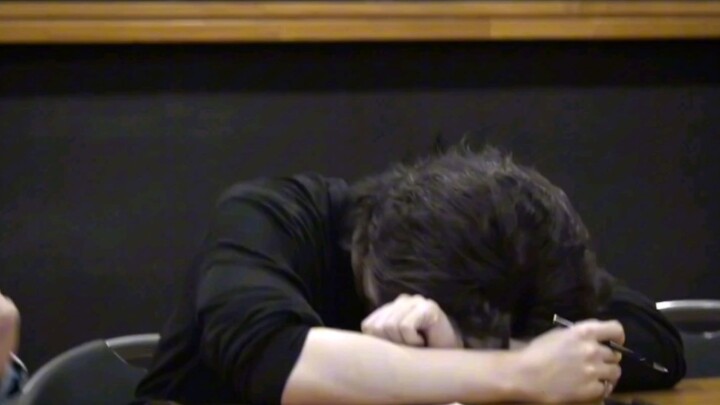 [Lee Ji-hoon] This recording feels so natural—it doesn’t look like he’s acting.