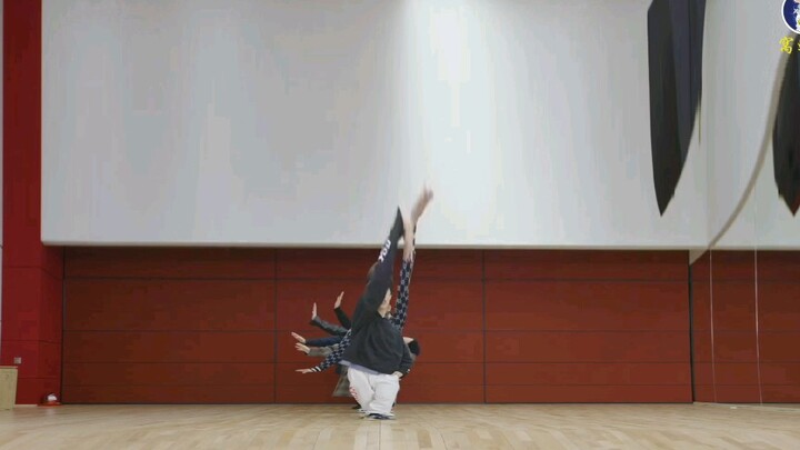 GOT7's latest comeback track Breath practice room (Did JYP lie about his height?)