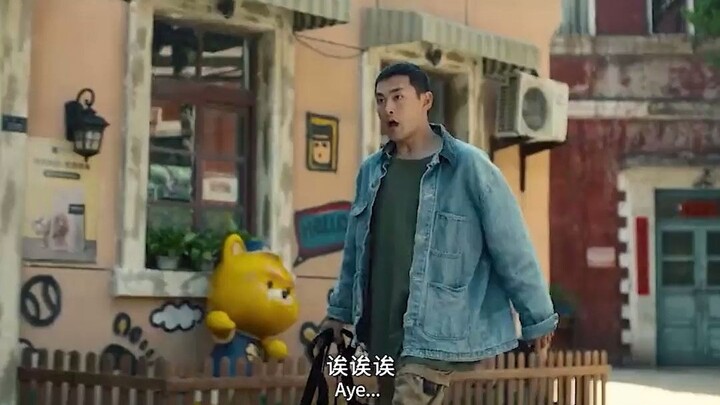 สาวดอกไม้ข้างหลังนี่โคตรเลย