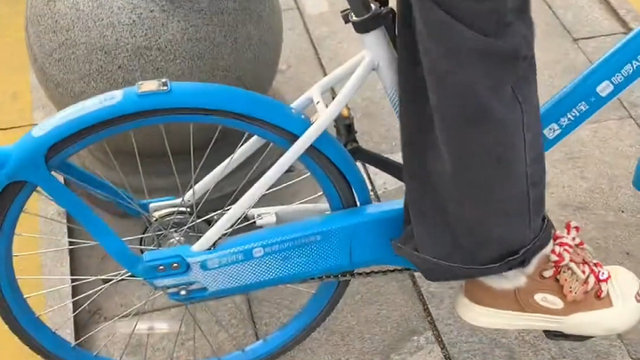 Two introverts’ conversation is as epic as the An Lushan Rebellion.