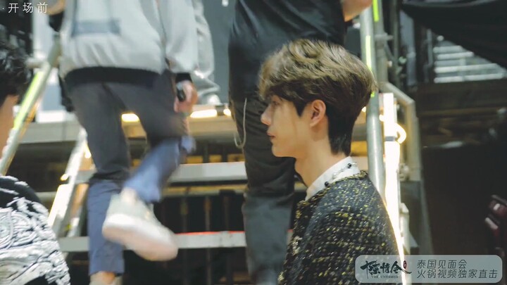 Cepat tunjukkan padaku cara berjalan sok jagoan ala Wang Yibo!