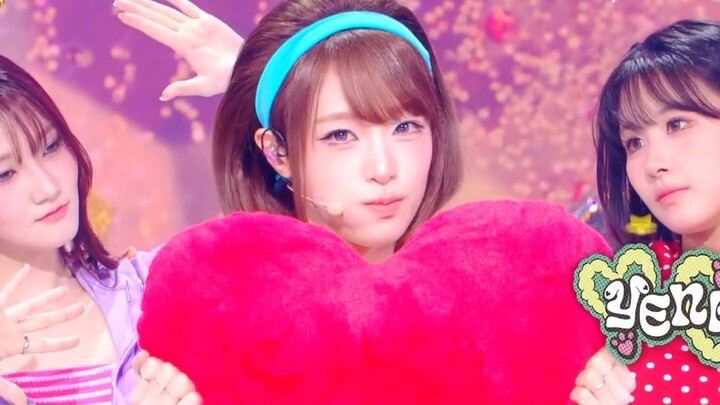 Choi Ye-na's latest comeback track "Catch Catch" performance stage from March 26, 2013