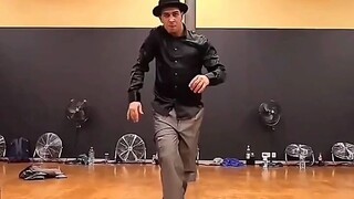 法国舞者Salah的一段舞蹈表演，神一般的存在！