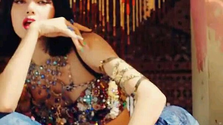 ใครชอบลิซ่าช่วยกด Like ด้วยนะคะ