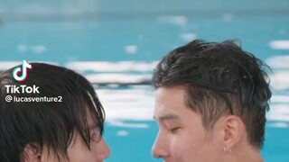 Akk and Ayan underwater kiss