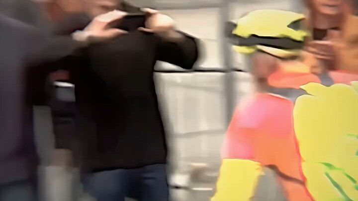 Ba bước là phổi hỏng, chạy thẳng vào Olympic (Hút thuốc có hại cho sức khỏe, đừng bắt chước!)