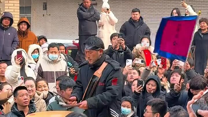 This is what true intangible cultural heritage craftsmanship looks like—the spectacle is truly breat