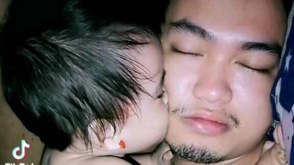 Batang istorbo sa tulog (Jyn Silvanna)