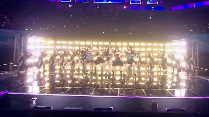 IVE 240721 เวทีมินิคอนเสิร์ตเพลงฤดูร้อนจากอัลบั้ม "HEYA+Accendio"