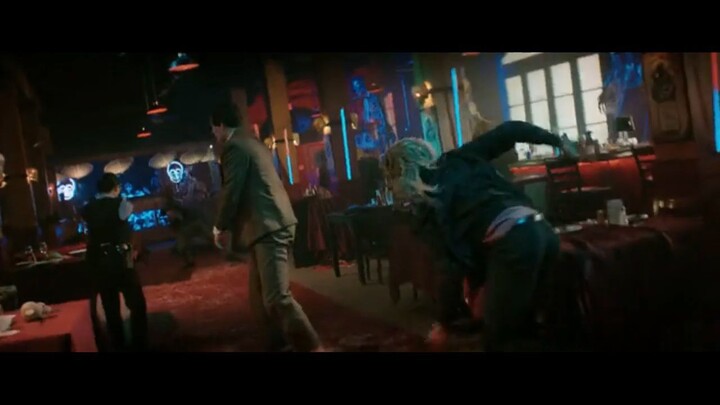 Renfield Help a Rebecca to  Kill the Robbers