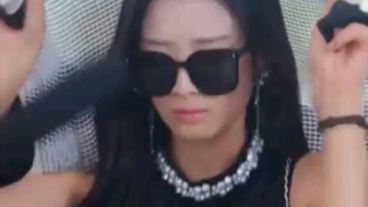 118. Lawyer Qi, She Likes You.!                                  FL：Han Jiahui/          ML：Li Zijie