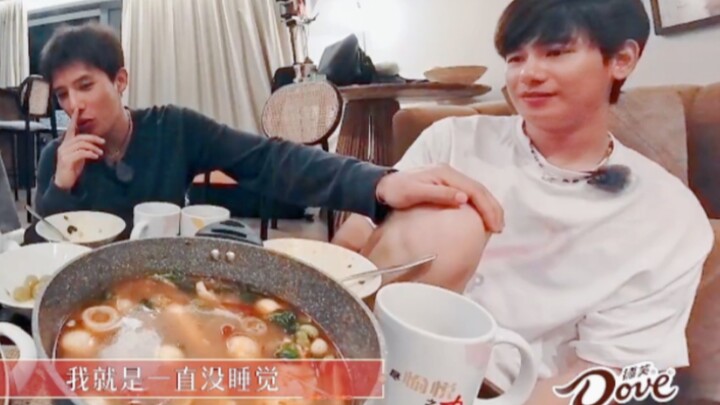 Hu Xianxu & Wang Anyu | “So fragrant…” When Anyu casually rests his hand on Xiaohu’s leg, Xiaohu eve