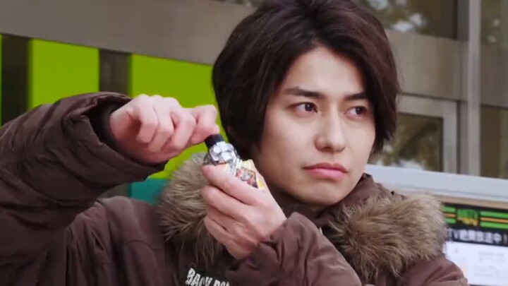ชายผู้เคยใช้เข็มขัดมากมายในโลกอัศวิน สุดยอดแห่งซีรี่ย์