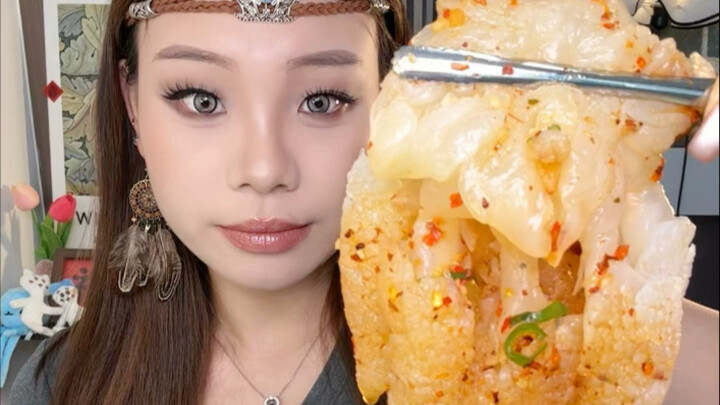 Crispy Mixed Salad Platter: Big Finger Jellyfish ~ Plastic Track Snack ~ Crispy Mandarin Fish ~