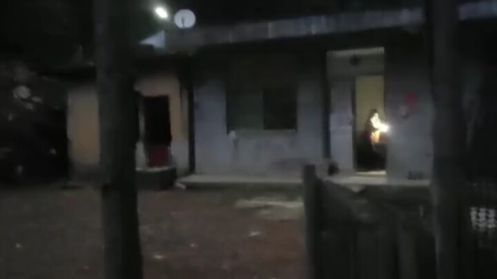 Mất điện rồi, đăng một dòng chú thích đi