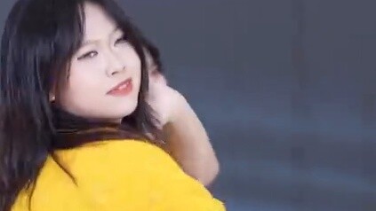 แค่คนเดินผ่านมา ขอถามหน่อยว่านี่คือภาพถ่ายตรงๆ ของไอดอลสาวรึเปล่า? ถ้าไม่รู้คุณอาจจะคิดว่าเป็นคอนเสิ