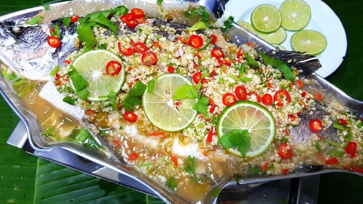 ปลากระพงนึ่งมะนาว แซ่บซี๊ด หอมมะนาว Steamed fish with Lime and Chillies