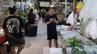 “再努力奔跑的人，也需要停下来撑住膝盖喘息。”毕竟黎明到来时，你需要先温暖自己，才能照亮人间.