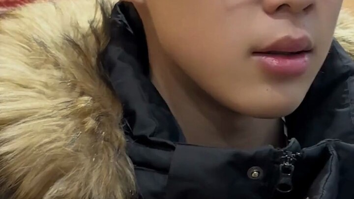 พี่น้องทั้งกลุ่มกับเหล้าหนึ่งถัง สนุกสุดเหวี่ยงตามฉันมา!