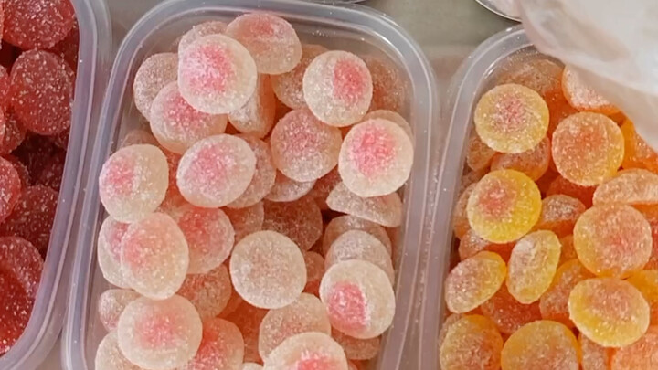 Em bé trà đắng nhát gan thích uống nước tắm của Phong Nguyên Vạn Diệp… Nặng đô thật đó~ Video gói đồ